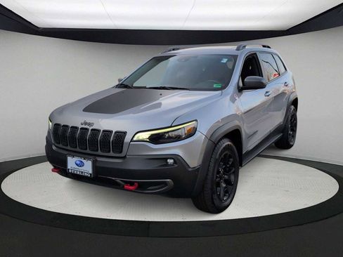 Used 2019 Jeep Cherokee Trailhawk image 4