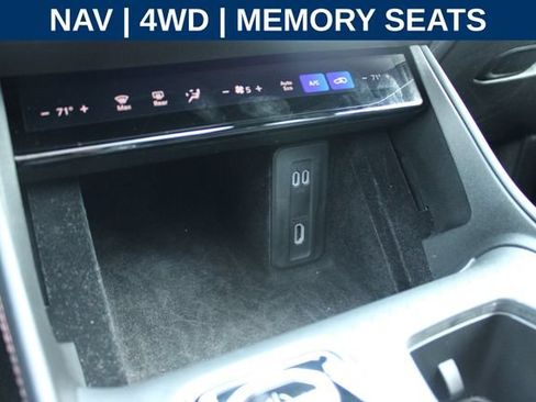 Used 2025 Jeep Wagoneer S Limited w/ Comfort Package AWD/4WD image 19
