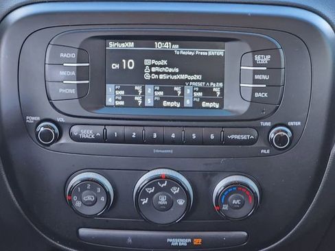 Used 2017 Kia Soul FWD image 19