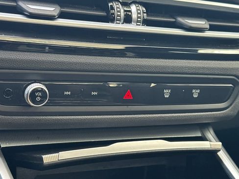 Used 2024 BMW 330i xDrive 330i xDrive w/ Convenience Package image 19