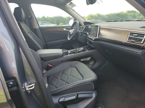 Used 2025 Volkswagen Atlas SE AWD/4WD image 6