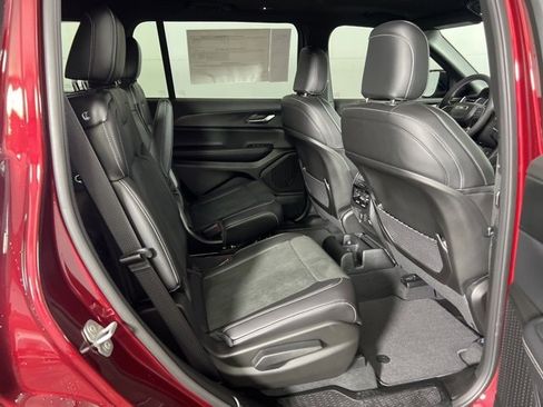 New 2025 Jeep Grand Cherokee L Altitude image 13