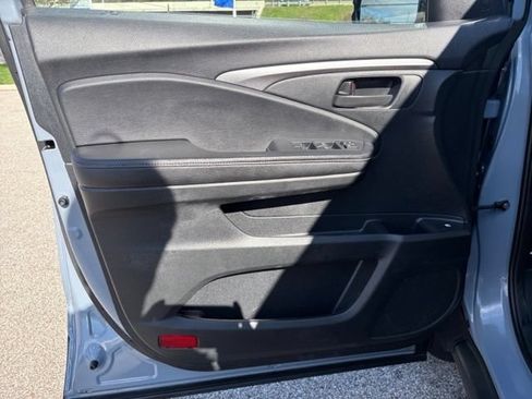 Used 2025 Honda Ridgeline Sport image 20