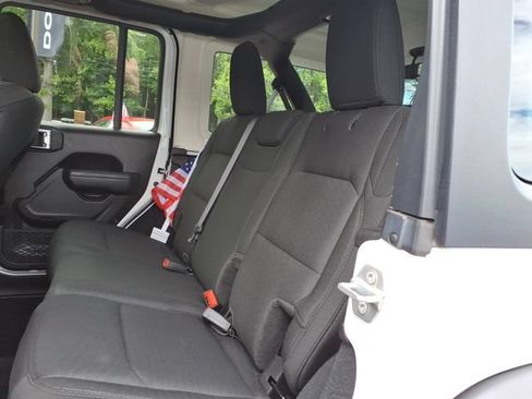 Used 2022 Jeep Wrangler Unlimited Sport AWD/4WD image 23