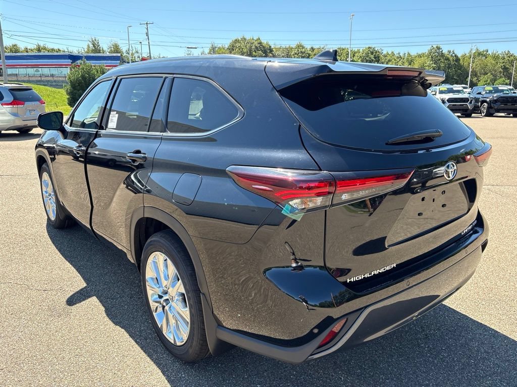 Certified 2026 Toyota Highlander Limited AWD/4WD image 4