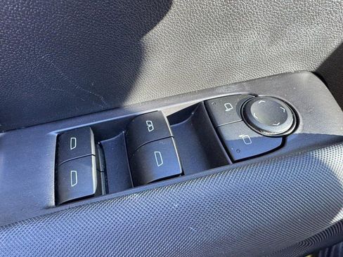 Used 2023 Chevrolet Colorado Z71 w/ Z71 Convenience Package 2 image 23