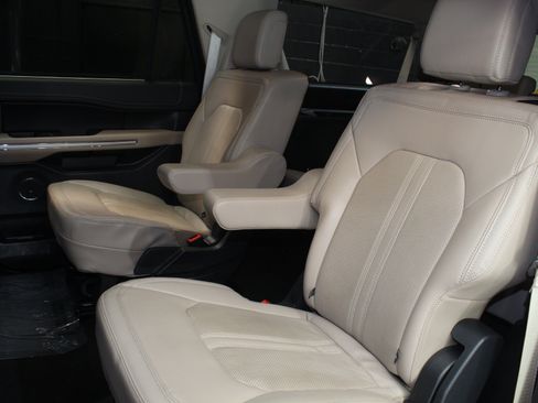 Used 2023 Ford Expedition Max Limited AWD/4WD image 39
