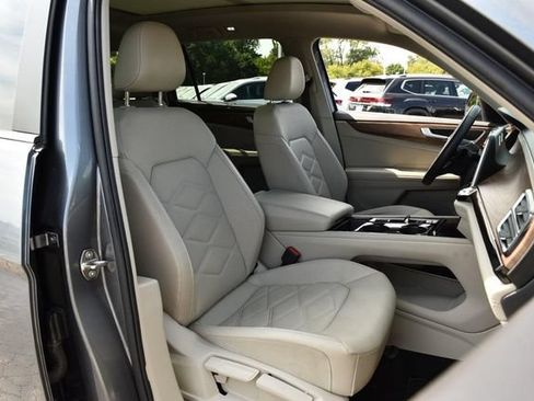 Used 2024 Volkswagen Atlas SE w/ Panoramic Sunroof Package AWD/4WD image 20