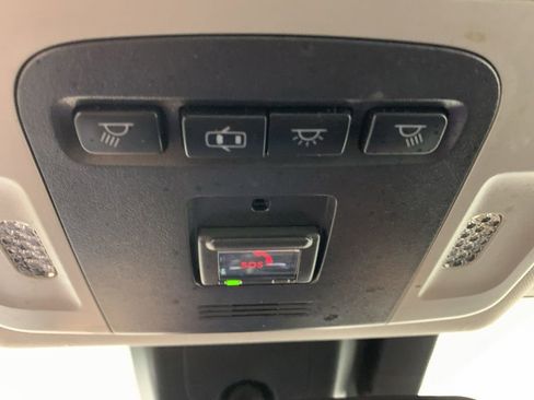 Used 2020 Toyota Camry XLE FWD image 23