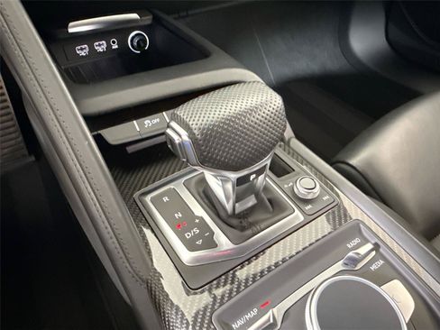 Used 2021 Audi R8 V10 w/ Premium Package RWD image 19