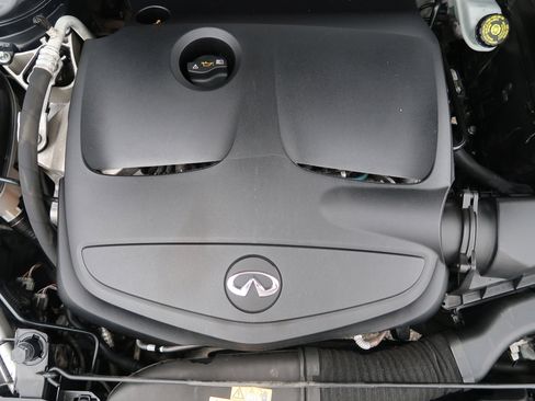 Used 2017 INFINITI QX30 image 36