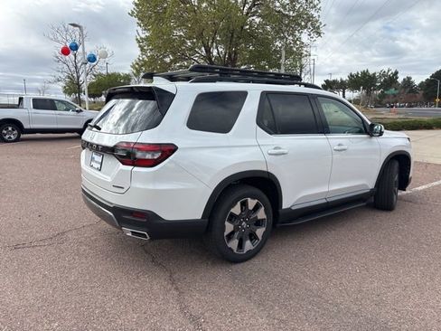 New 2026 Honda Pilot Touring image 6
