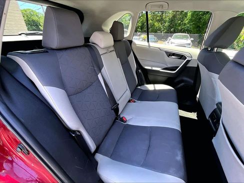 Used 2023 Toyota RAV4 XLE FWD image 19