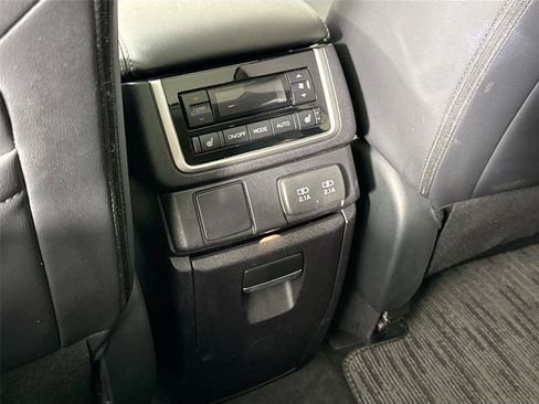 Used 2022 Subaru Ascent Limited w/ Technology Package AWD/4WD image 39