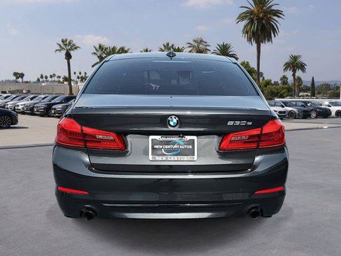 Used 2019 BMW 530e w/ Premium Package image 6
