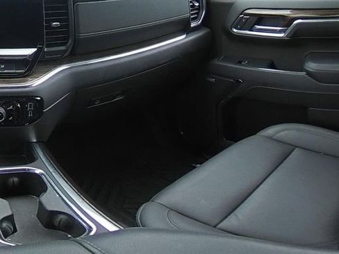 Used 2024 Chevrolet Silverado 1500 LT Trail Boss w/ LT Trail Boss Premium Package AWD/4WD image 25