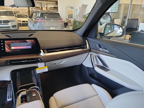 New 2026 BMW X1 xDrive28i w/ Technology Package image 19