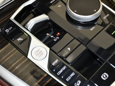 Used 2025 BMW X7 xDrive40i image 30