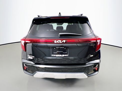 Used 2024 Kia Seltos EX image 6