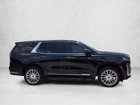 Used 2021 Cadillac Escalade Premium Luxury RWD image 4