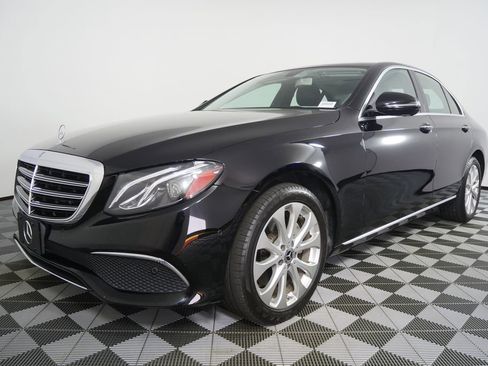 Used 2018 Mercedes-Benz E 300 4MATIC image 7