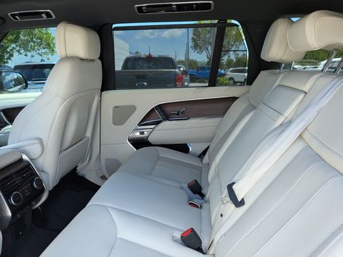 Used 2023 Land Rover Range Rover Long Wheelbase SE AWD/4WD image 15