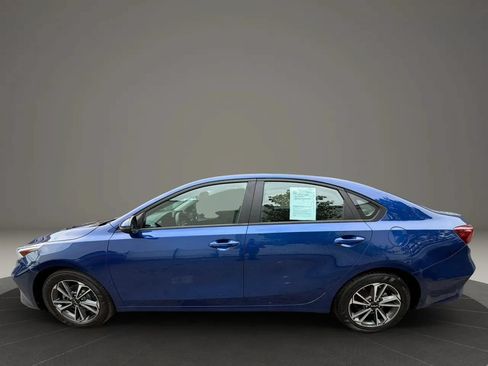 Used 2023 Kia Forte LXS w/ LXS Technology Package FWD image 8