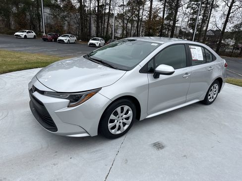 Certified 2024 Toyota Corolla LE image 5