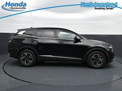 Used 2025 Kia Sportage LX FWD image 11