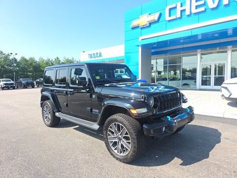 Used 2024 Jeep Wrangler High Altitude AWD/4WD image 1