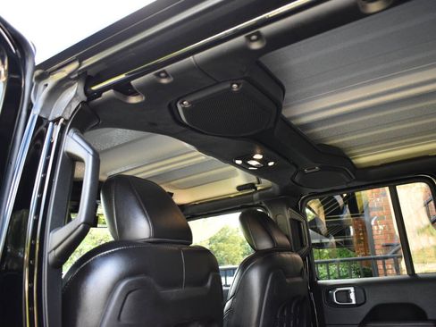Used 2020 Jeep Gladiator Mojave AWD/4WD image 12