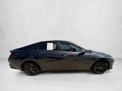 Used 2023 Hyundai Elantra SEL FWD image 5