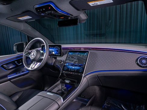 New 2026 Mercedes-Benz EQE 320 4MATIC SUV image 4