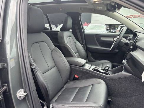 Certified 2026 Volvo XC40 B5 Core w/ Climate Package AWD/4WD image 19