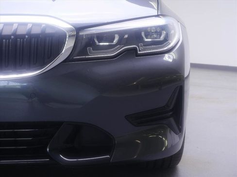 Used 2022 BMW 330e xDrive w/ Convenience Package AWD/4WD image 3