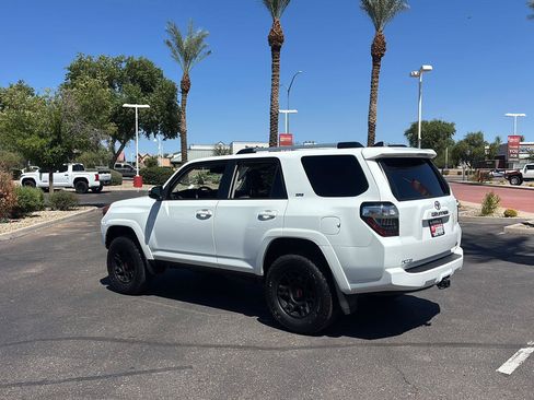 Used 2023 Toyota 4Runner SR5 Premium w/ SR5 Premium Package AWD/4WD image 4