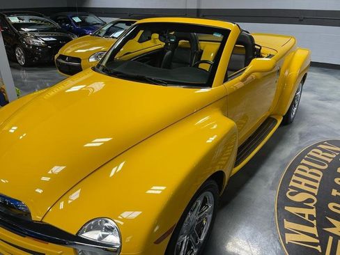 Used 2006 Chevrolet SSR Base w/ Preferred Equipment Group image 61