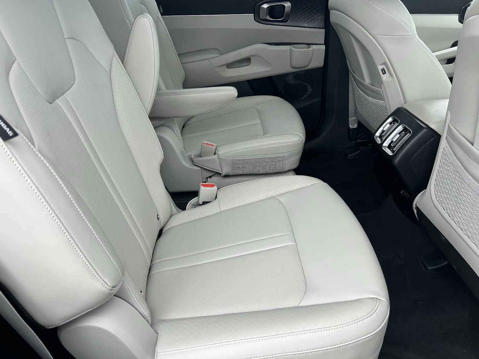 Used 2025 Kia Sorento EX w/ Panoramic Sunroof Package FWD image 16