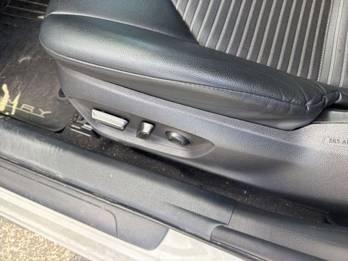 Used 2021 Toyota Camry SE FWD image 7