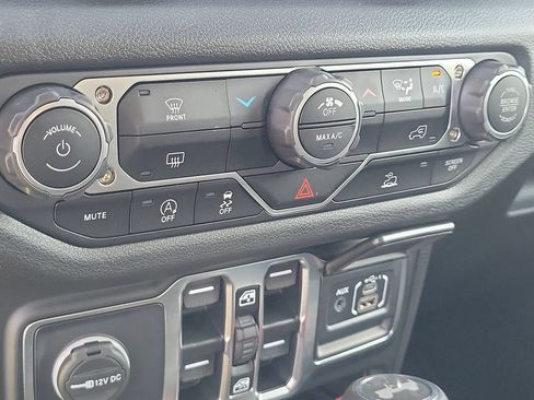 Used 2025 Jeep Wrangler Unlimited Sport AWD/4WD image 29