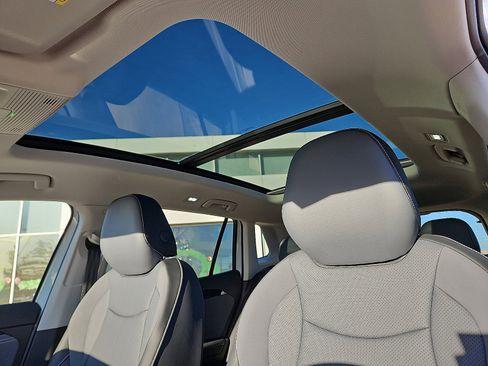 New 2026 Volkswagen Tiguan SE image 13