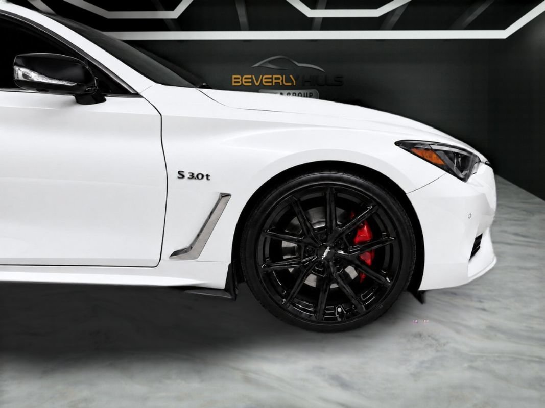 Used 2019 INFINITI Q60 Red Sport 400 AWD/4WD image 11