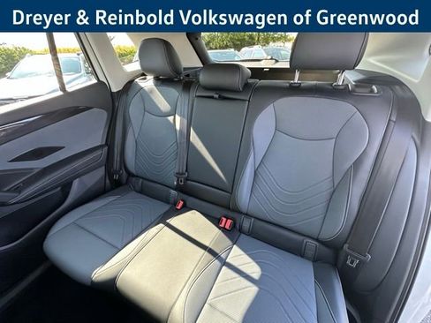 New 2025 Volkswagen Tiguan SE image 22