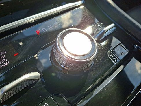 Used 2025 Jeep Grand Cherokee Overland AWD/4WD image 18
