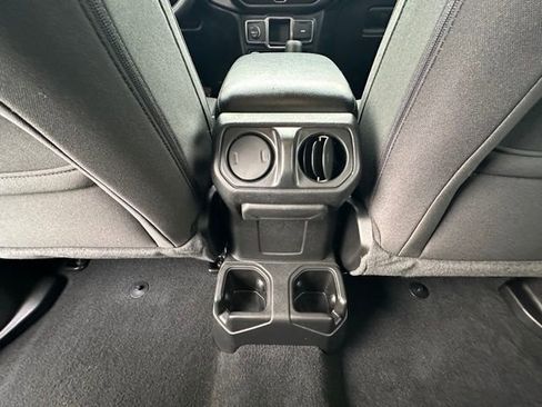Used 2021 Jeep Wrangler Unlimited Sport image 31