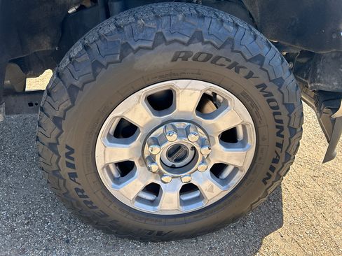 Used 2024 Ford F250 XLT w/ FX4 Off-Road Package AWD/4WD image 7