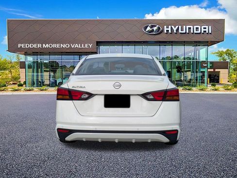 Used 2025 Nissan Altima 2.5 SV FWD image 5