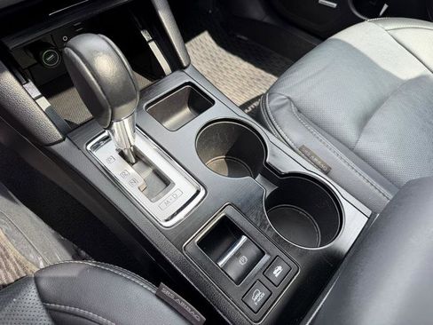 Used 2017 Subaru Outback 2.5i Limited image 22