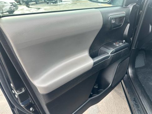 Used 2021 Toyota Tacoma SR image 7