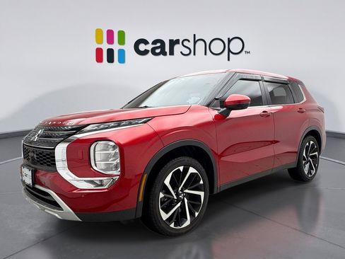 Used 2024 Mitsubishi Outlander SE Black Edition image 1